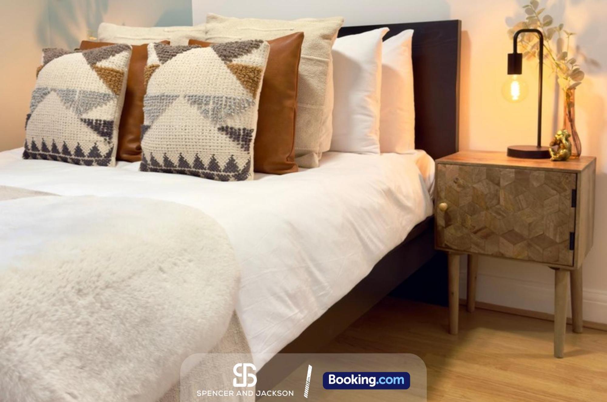 1 Bedroom City Centre Apartment Near The University And Bodleian Library By Spencer And Jackson Short Lets & Serviced Accommodation Oxford Exterior foto